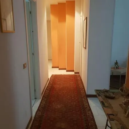 Guido's, Intero Nel Cuore Di * ميلان